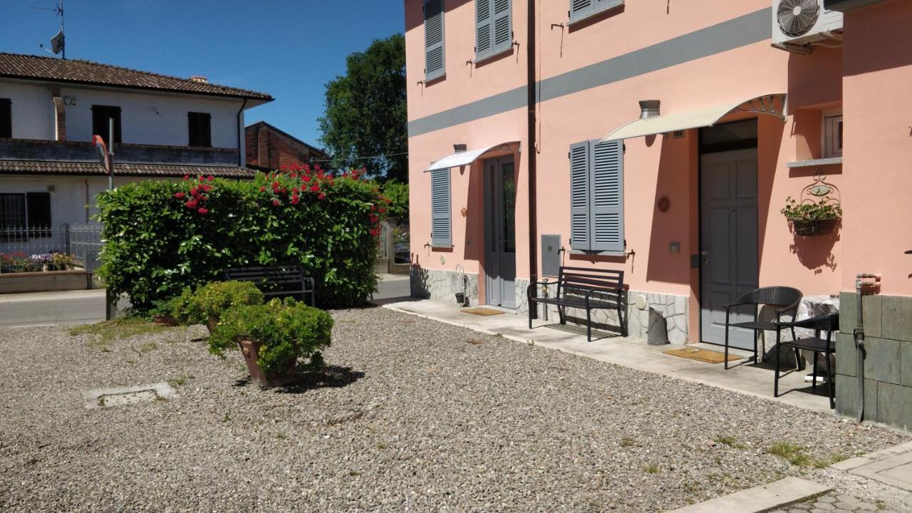 Marinella Guest House Cornale Extérieur photo