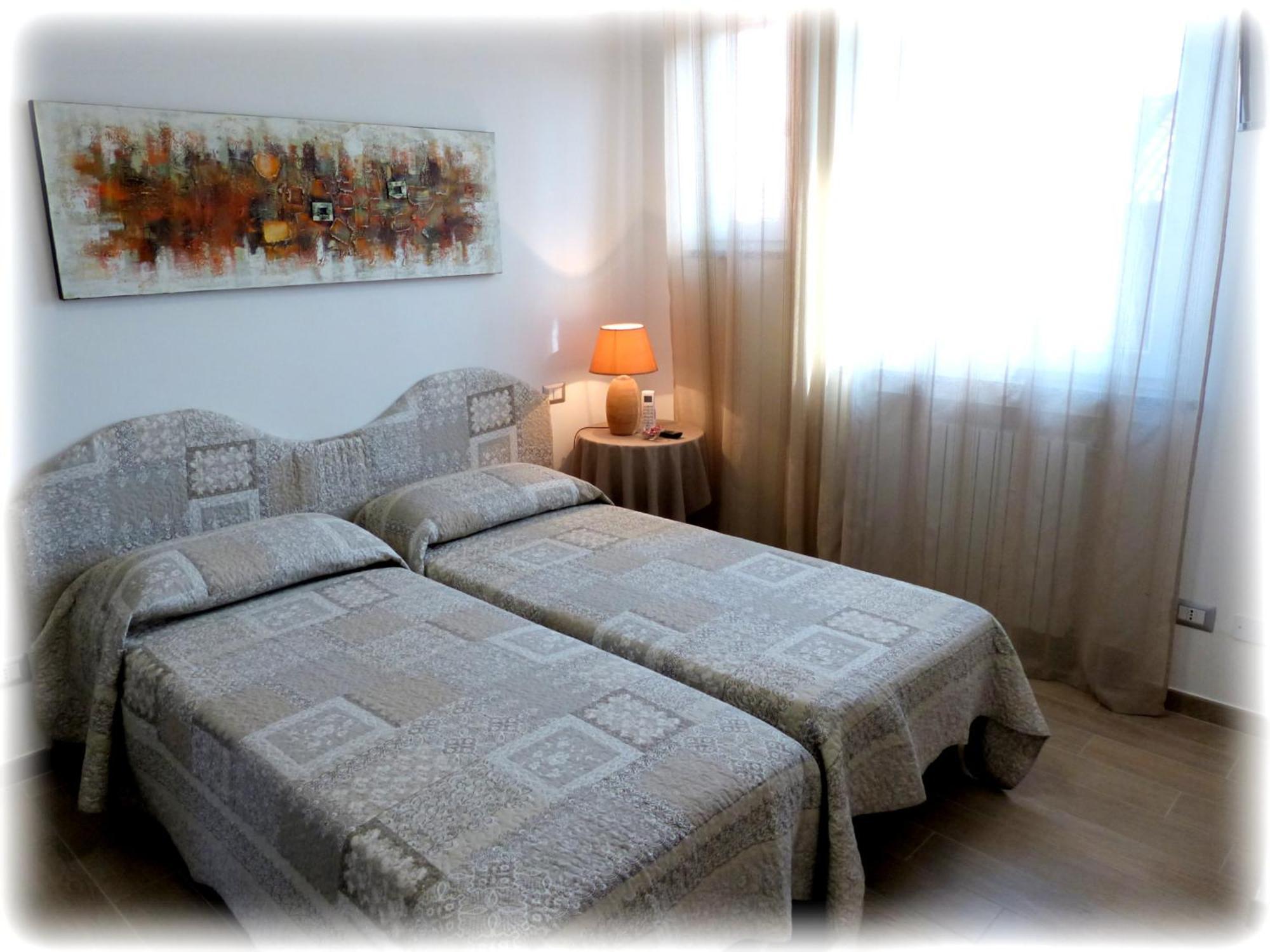 Marinella Guest House Cornale Chambre photo